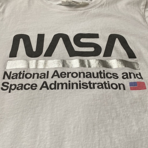 H&M Graphic T Shirt - Picture 2 of 6